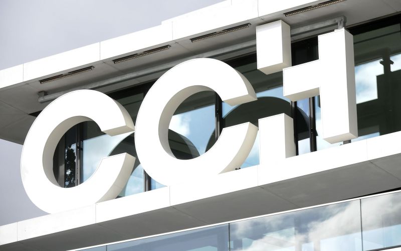 Logo an der Außenfassade des CCH – Congress Center Hamburg / Logo on the façade of the CCH – Congress Center Hamburg